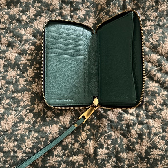 Marc Jacobs Wallet/Wristlet - Picture 2 of 3